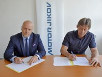 Společnosti holdingu zvyšovaly mzdy plošně