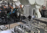 Industriearbeiter aus Tábor entdecken die modernen Anlagen von MOTOR JIKOV