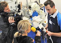 Robots at Motor Jikov are even playing a game of chess __dámu__.